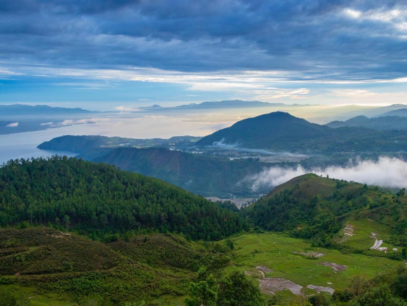  Puncak Hutaginjang