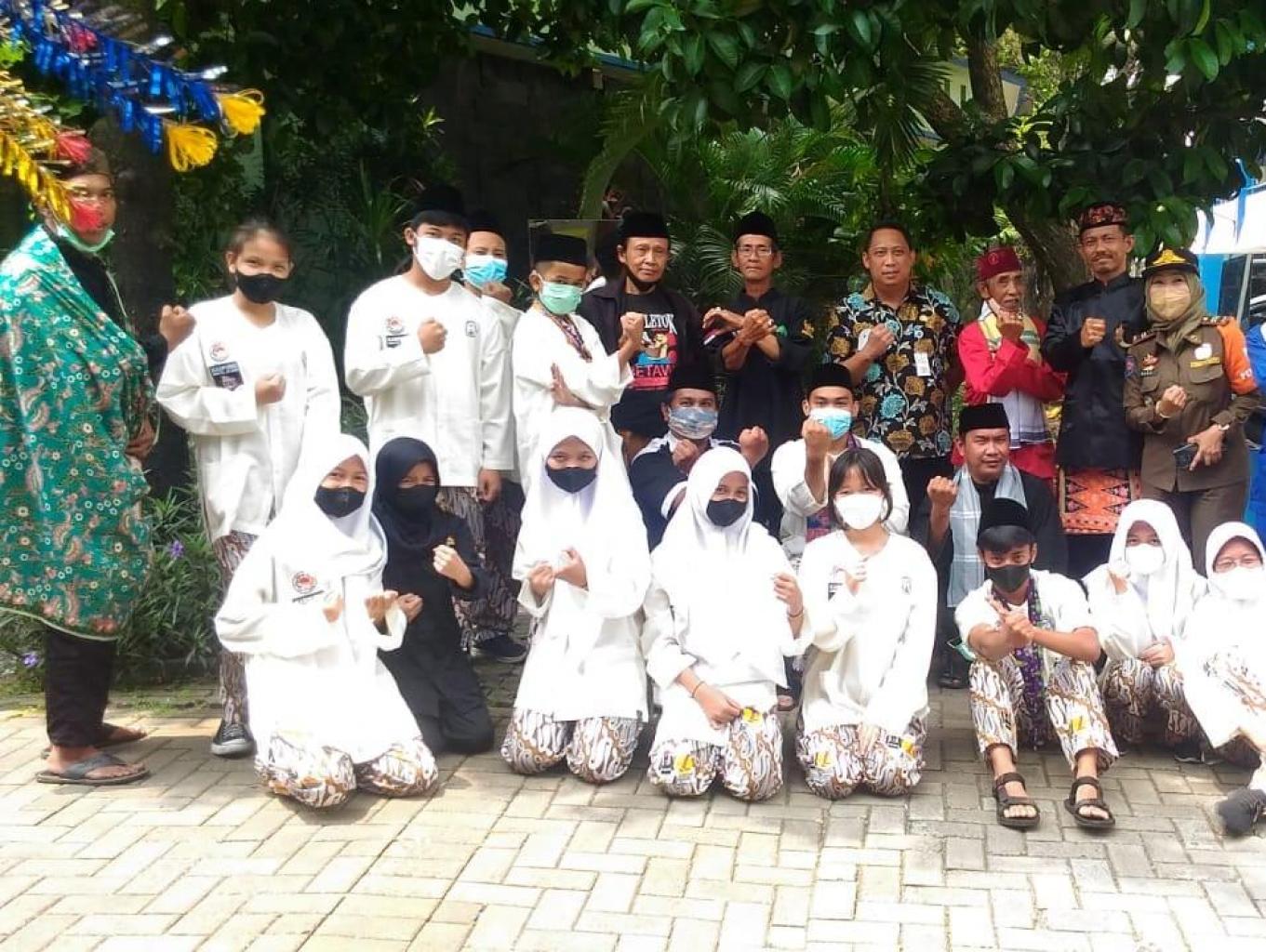 Buka Palang Pintu Di Festival Pantun