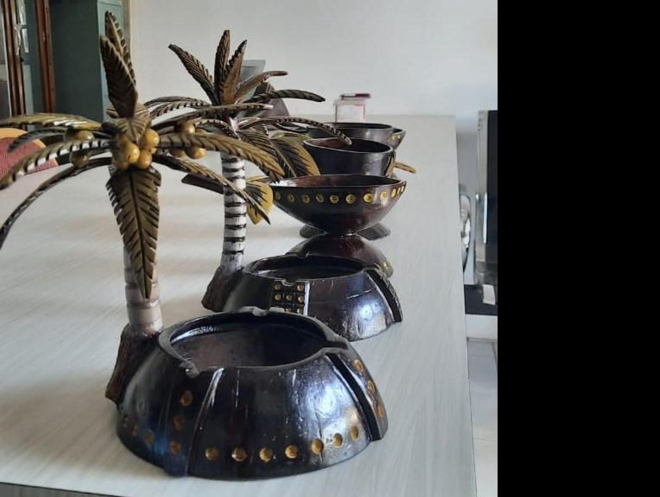 Kerajinan Dari Batok Kelapa