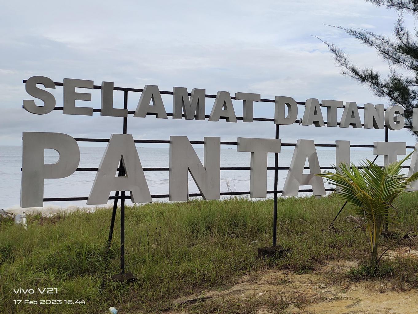 PANTAI TANAH KUNING 2