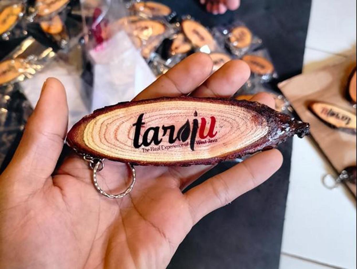 souvenir gantungan kunci