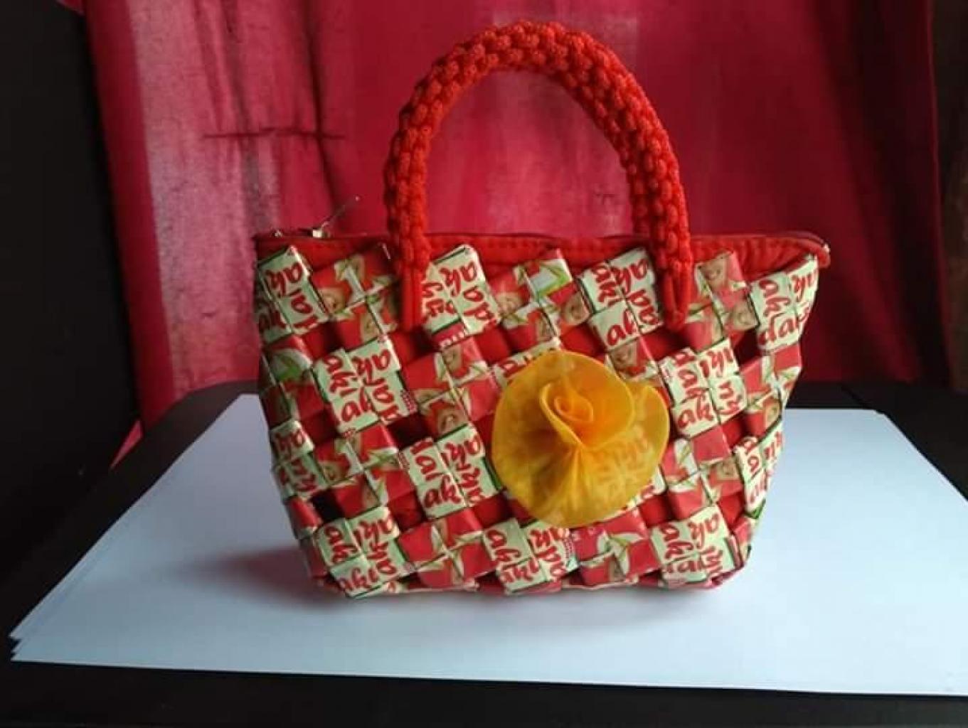 Tas Daur Ulang Limbah Plastik