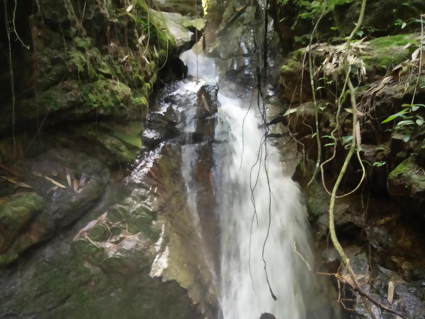Mandi, Berendam di Air Terjun Panas