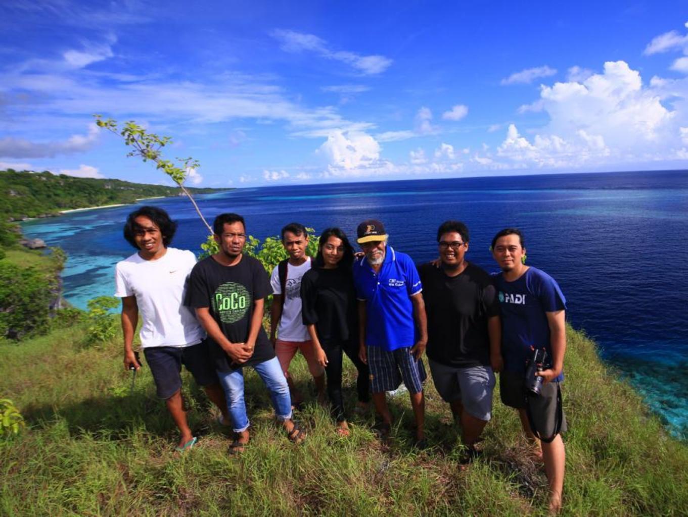 MENIKMATI TEBING AMPOMBERO