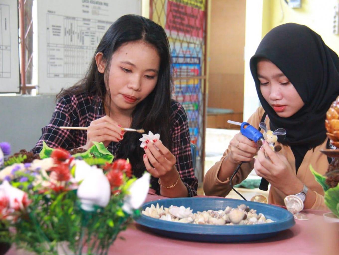Kerajinan Kulit Kerang