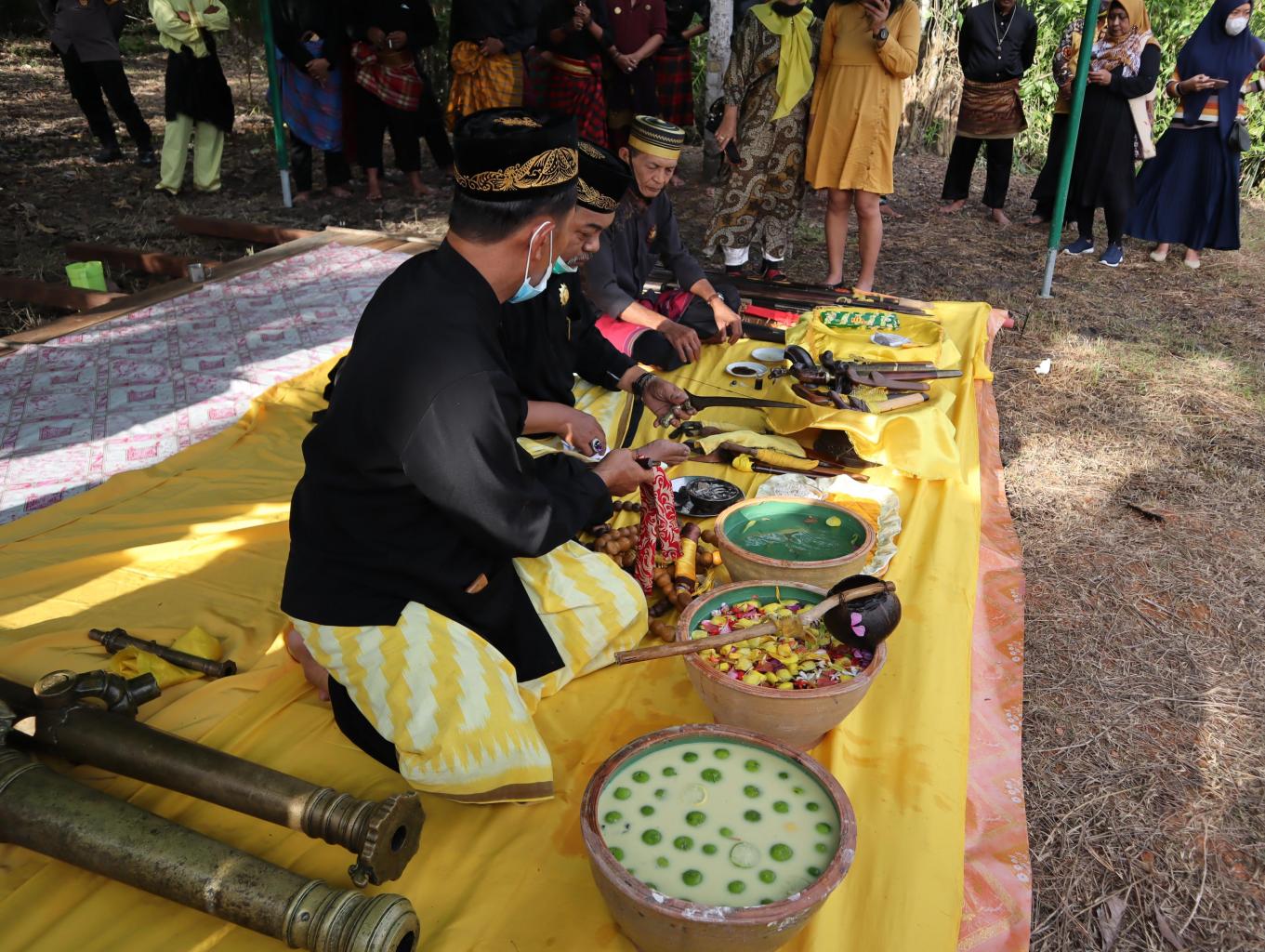 pencucian pusaka kerajaan Mempawah