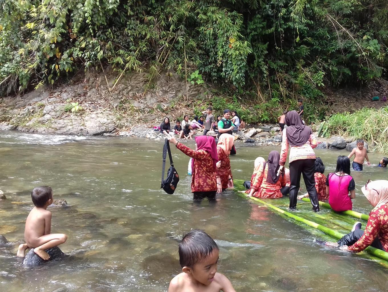 arung jeram 