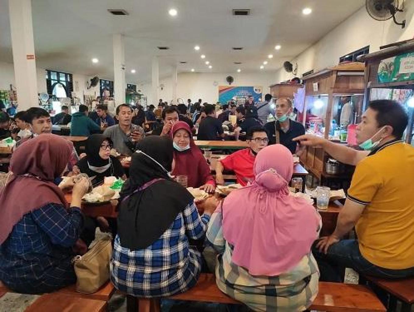 Makan Malam di Selasar Malioboro