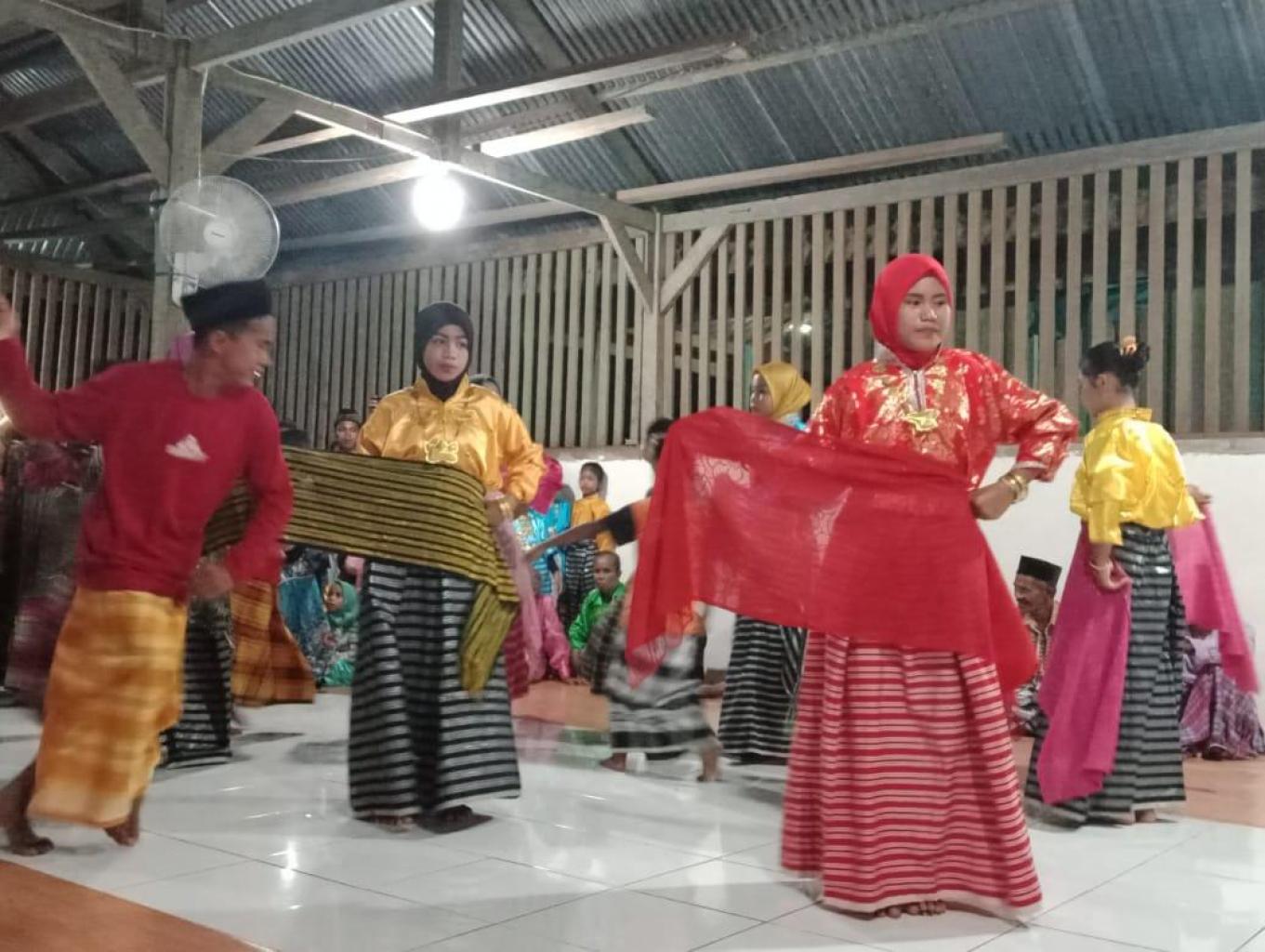 ACARA ADAT BONGKAANA TA'U