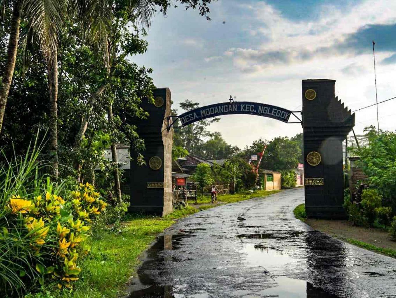 PESONA WARAK DESA MODANGAN