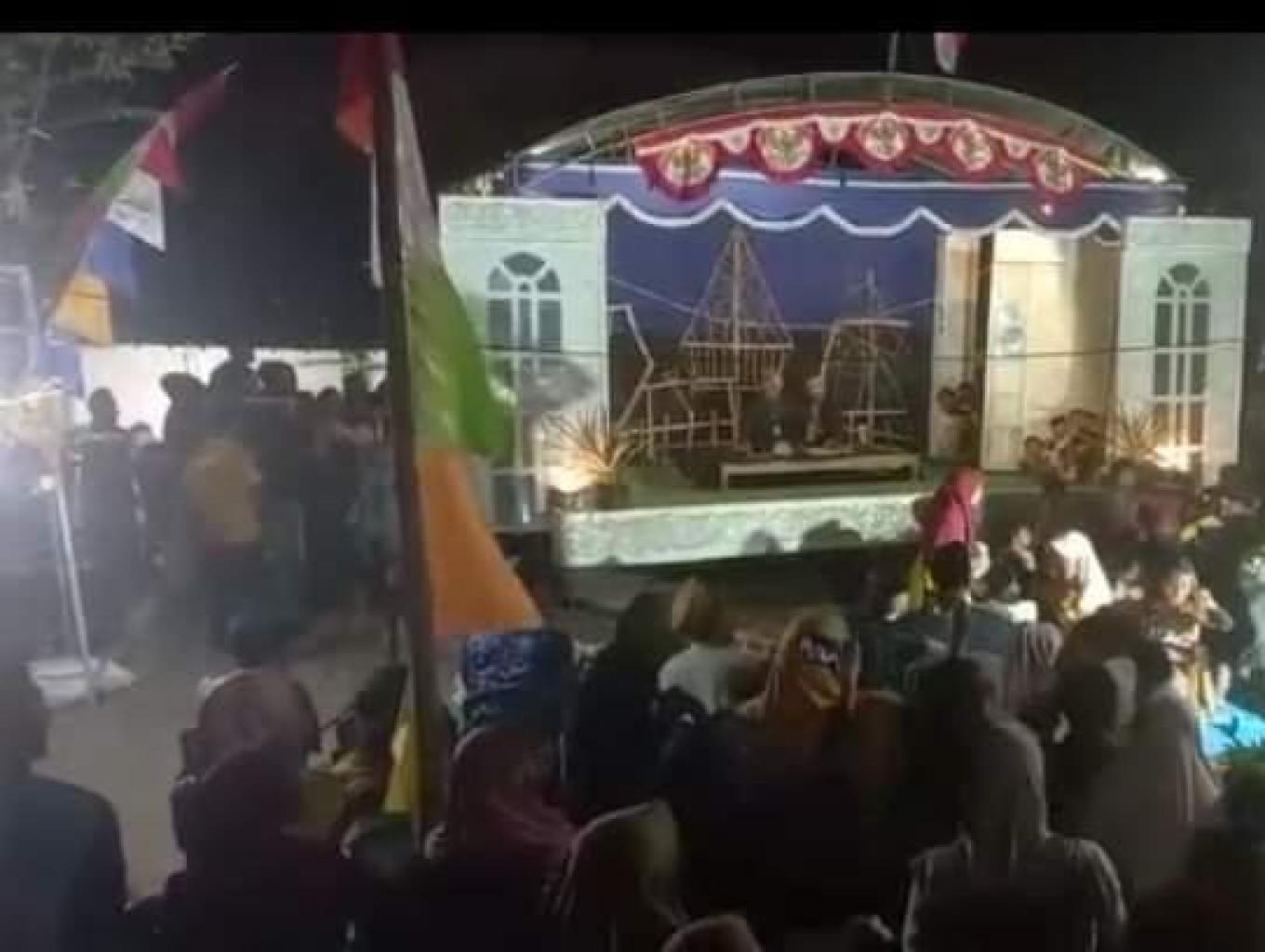 Pentas Seni Teater Desa Oleh warga Desa Ngulahan yang ada di Desa wisata Ngulahan