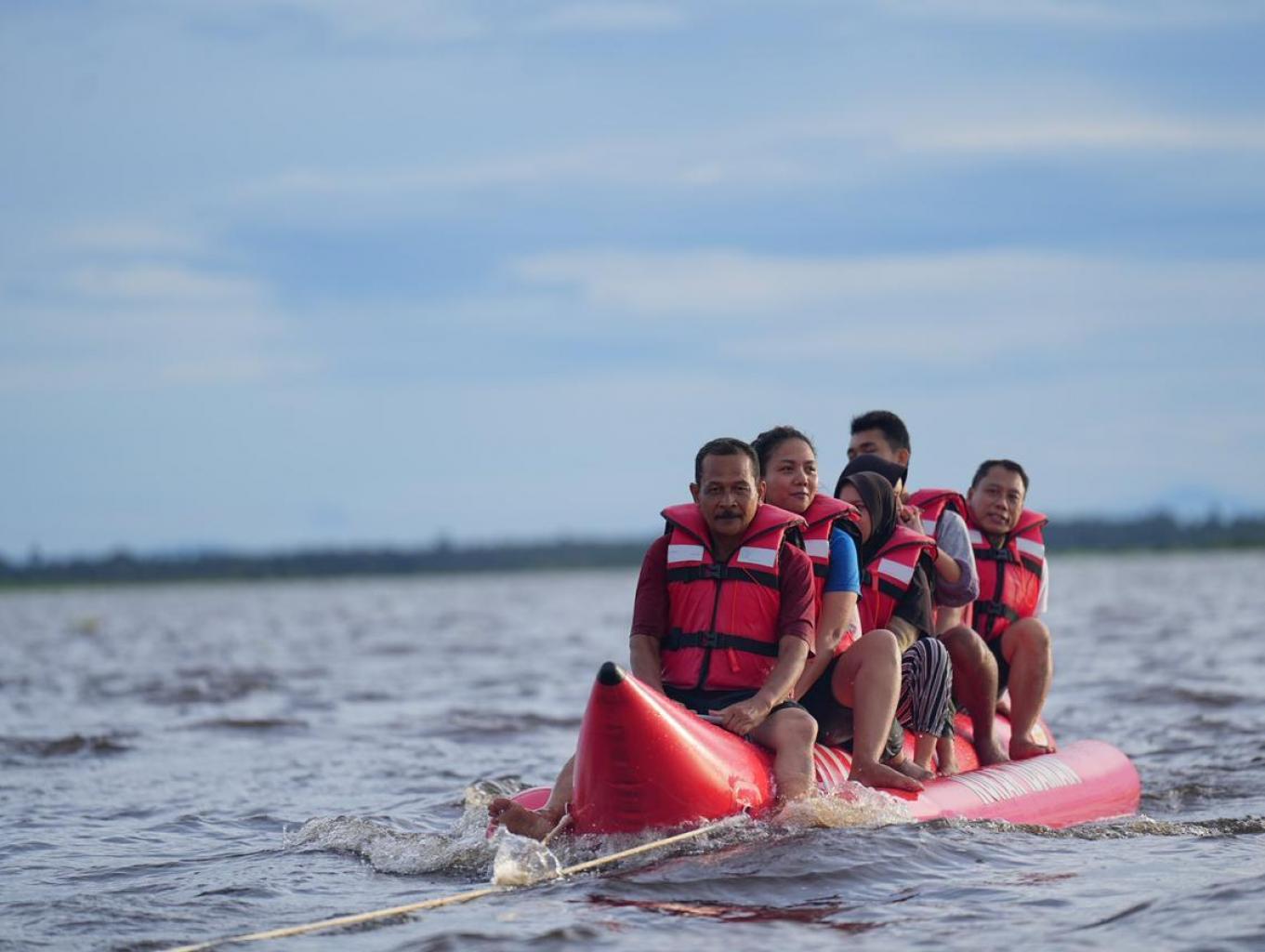 BANANA  BOAT ( Watersport )