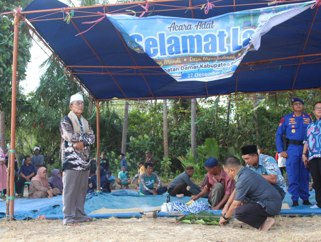 Selamatan Laut di Pantai Burong Mandi