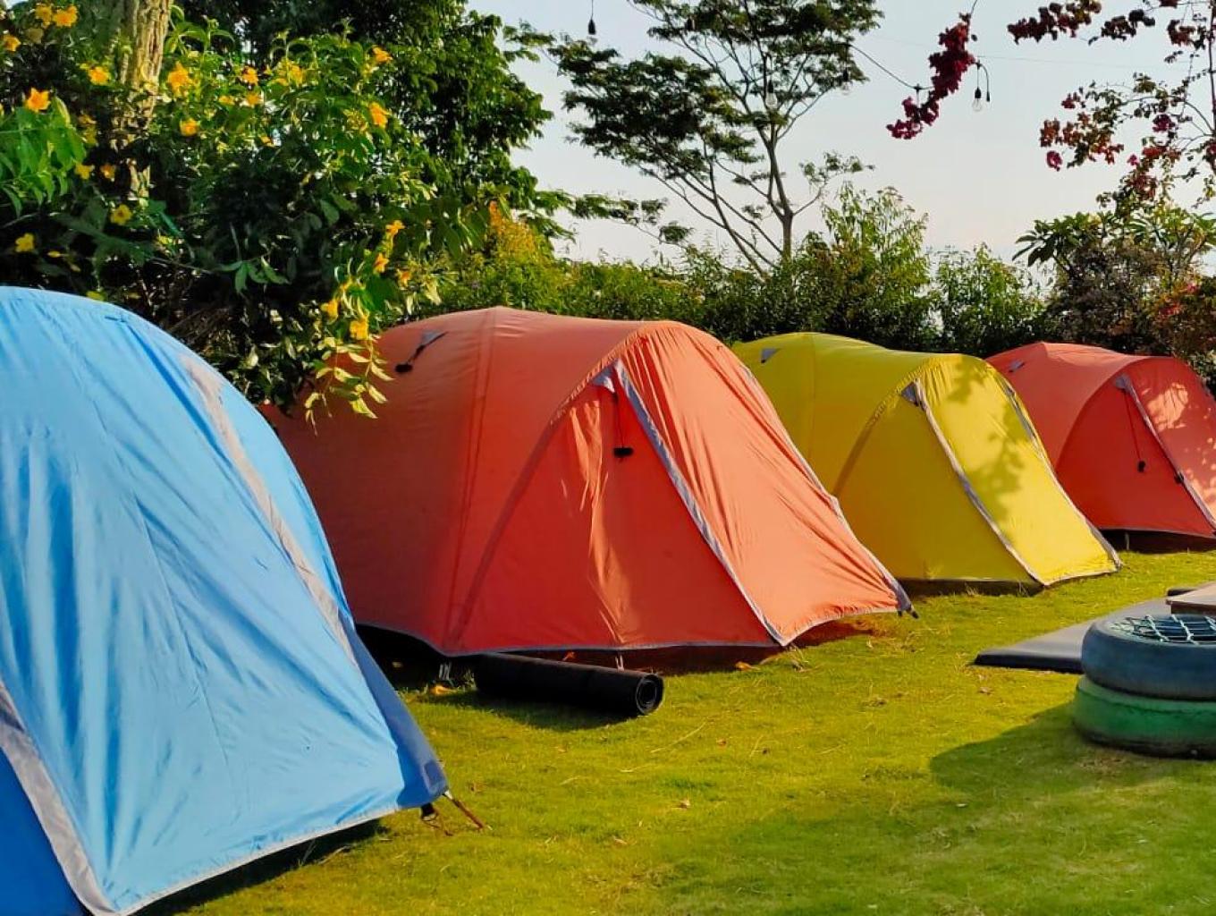 CAMPING