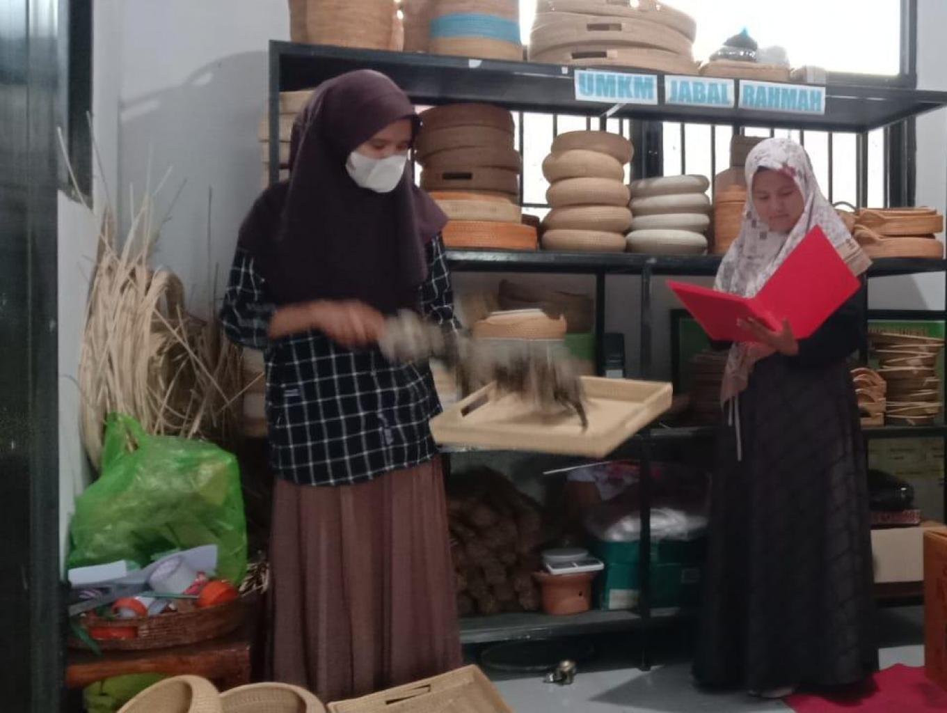 Kerajinan Rotan dan Ate