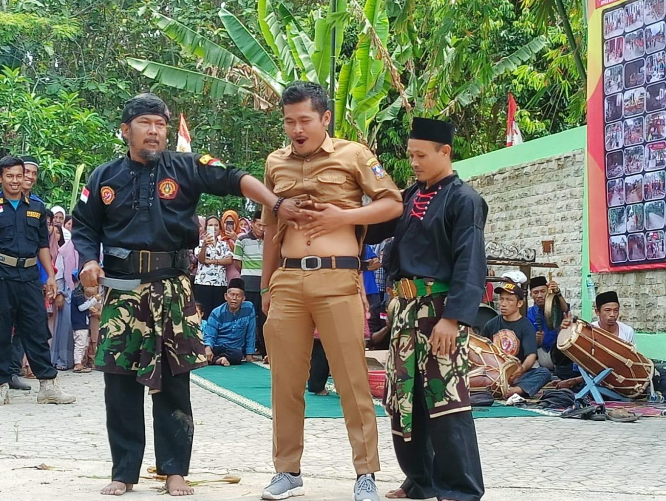 Debus pencak silat