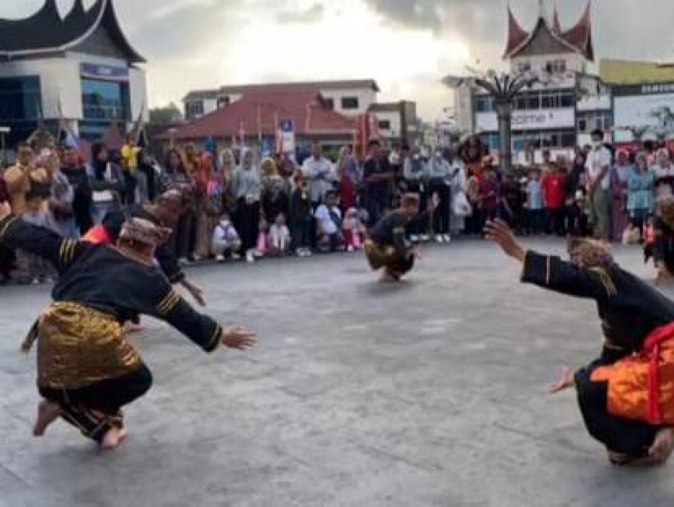Teater Tradisional (Randai)