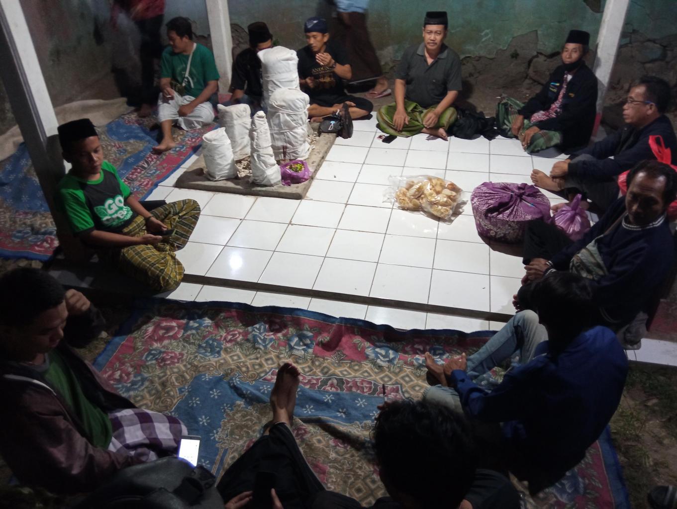 Ritual sebelum Pertunjukan Wayang Bengkong