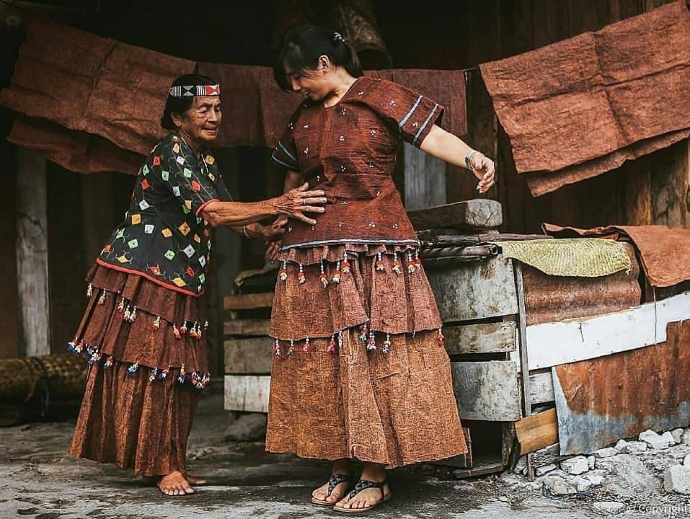 KAIN KULIT KAYU MATAUE