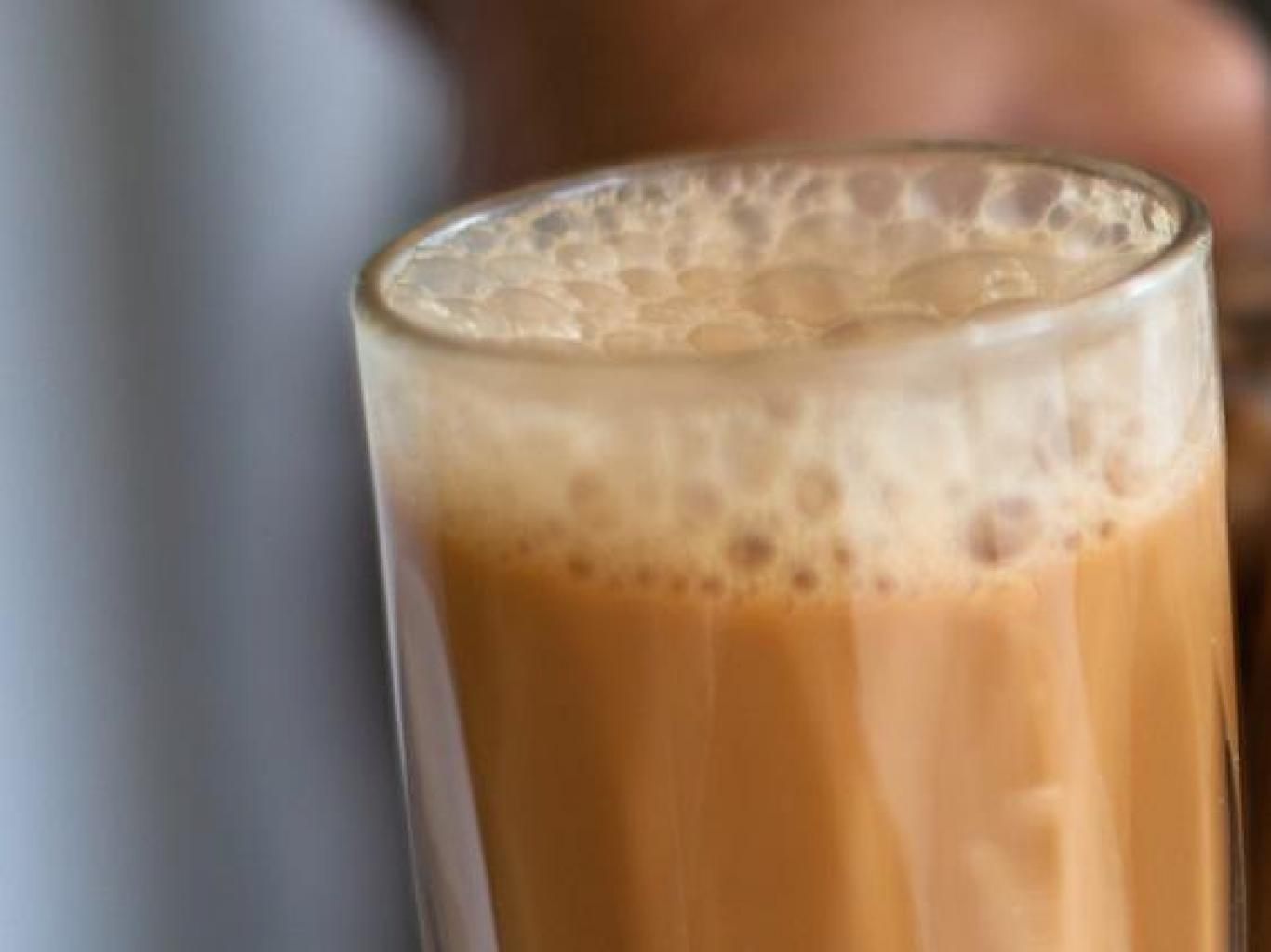 Teh Tarek pandang Tak Jemu