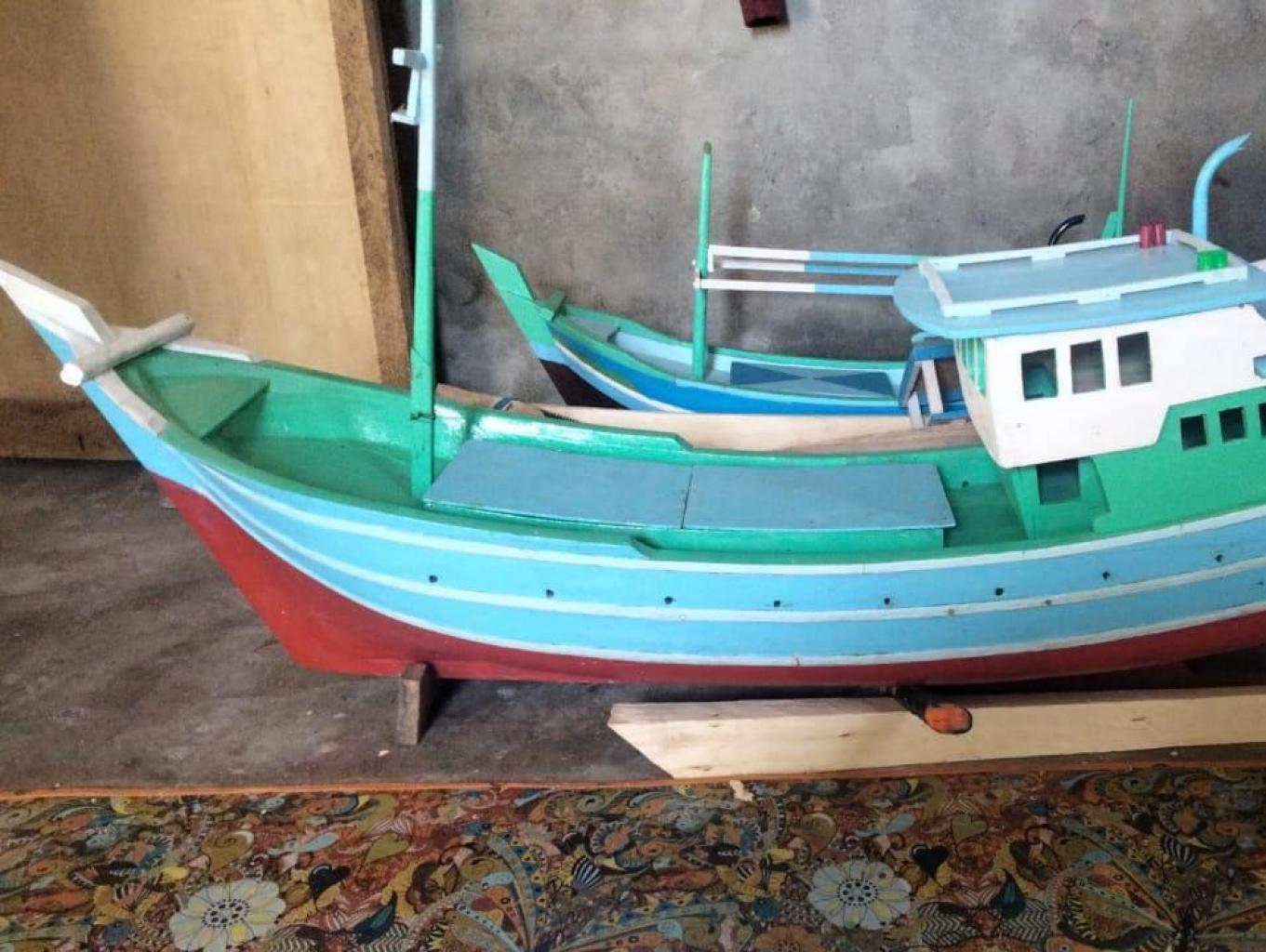 Miniatur Kapal 