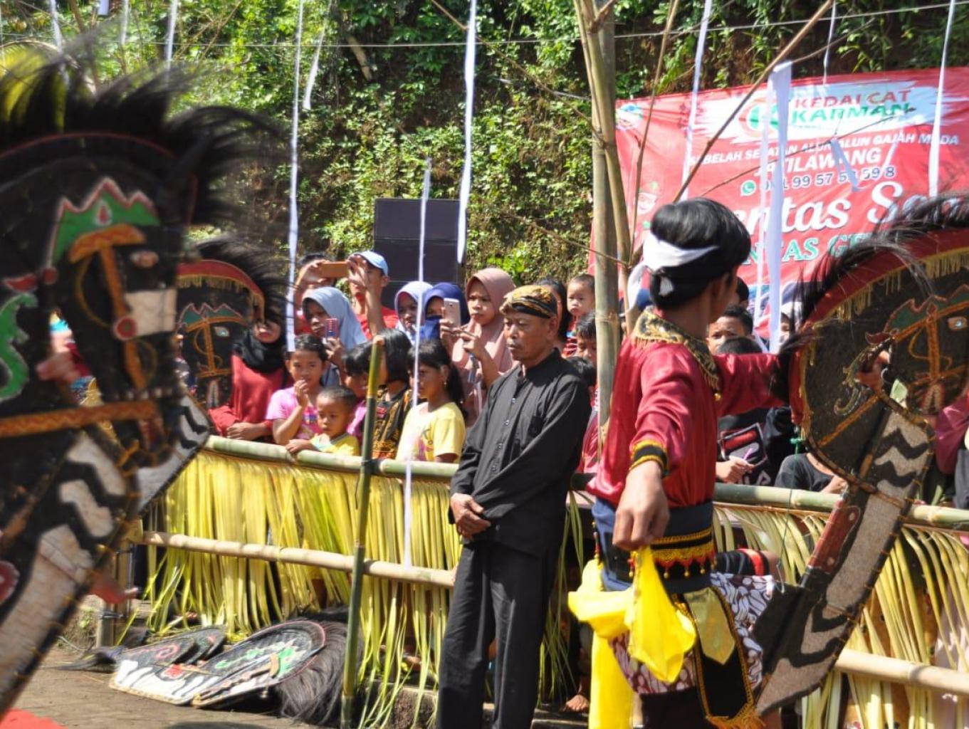 Seni Pertunjukan Ebeg