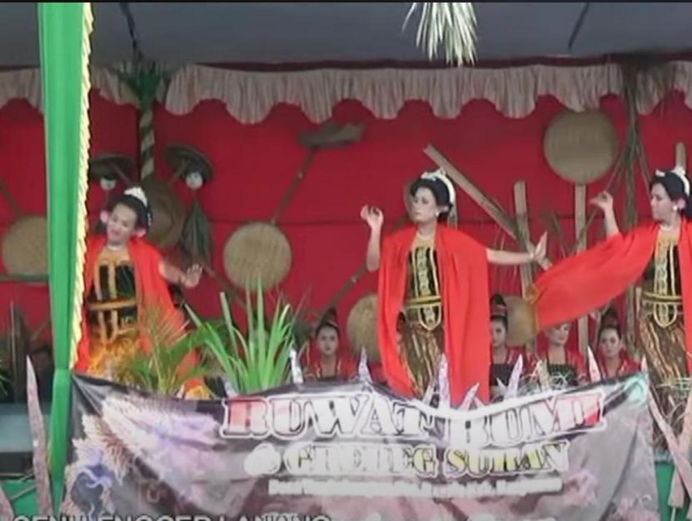 Seni Pertunjukan Lengger Lanang