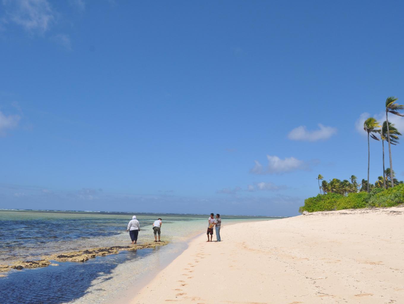 Explore Pantai Hu'untete