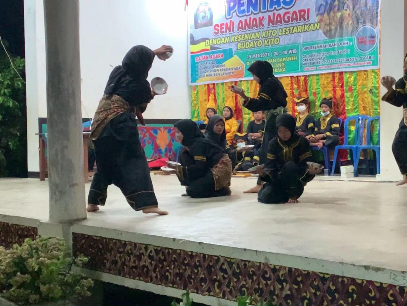 Tari Piriang Tumbuk Ampiang Nagari Saniangbaka