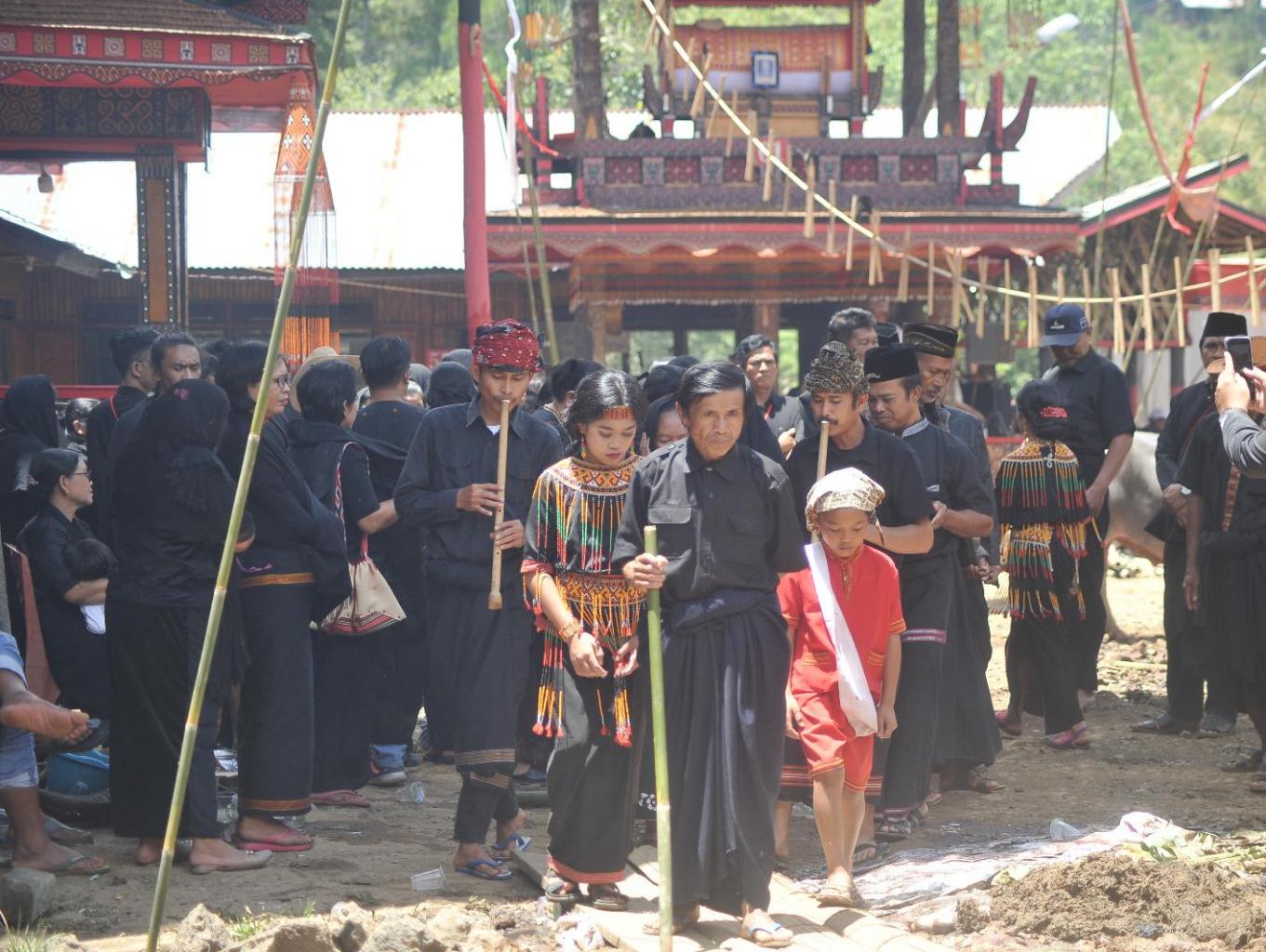 Ma'allona (Ritual Menerima Tamu pada Acara Adat Dukacita)
