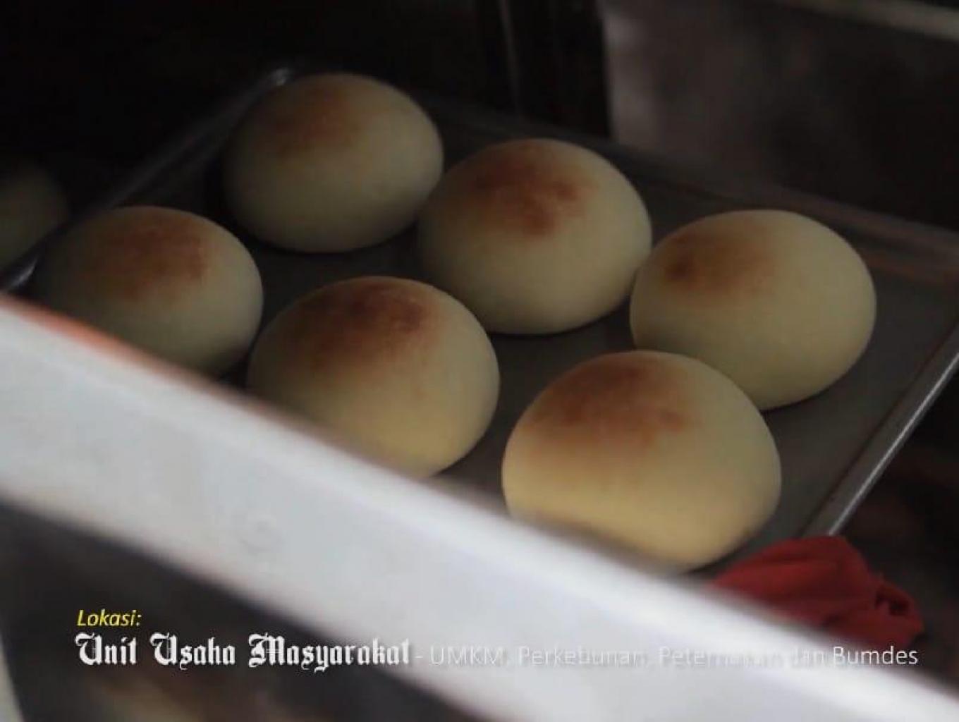 ROTI BAKAR CU TUY