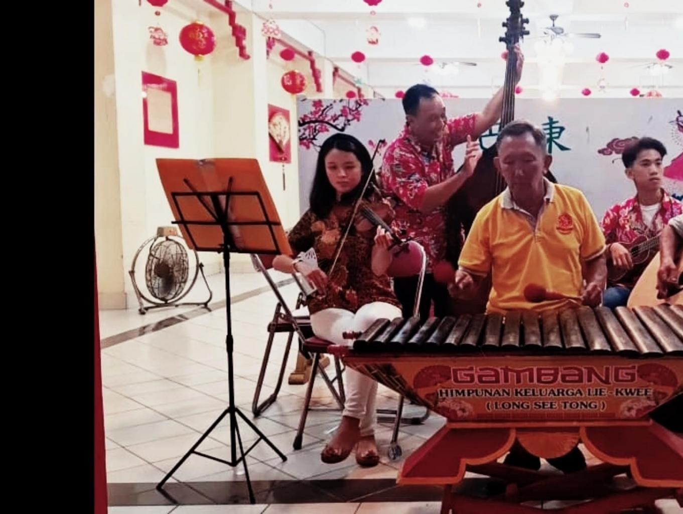Permain  musik gambang