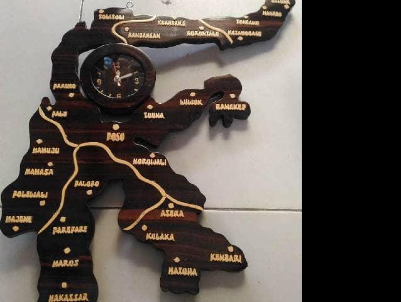 KERAJINAN KAYU HITAM