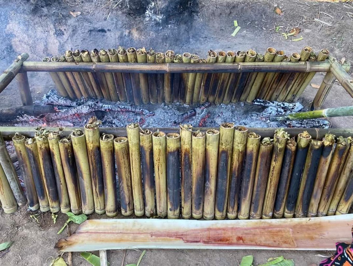 Proses Pembakaran Nasi Bambu