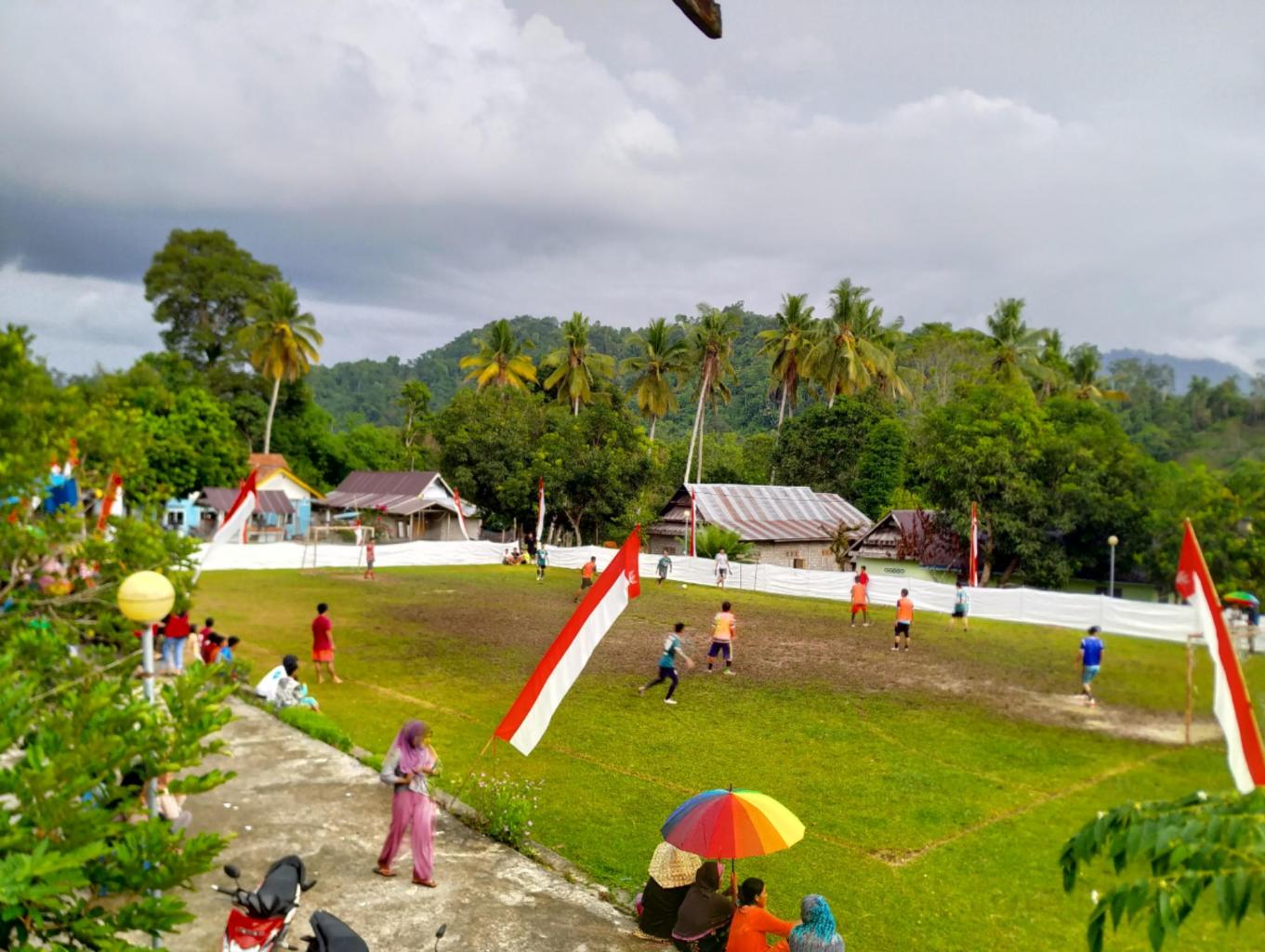 BERMAIN BOLA FUTSAL DAN BOLA VOLLY