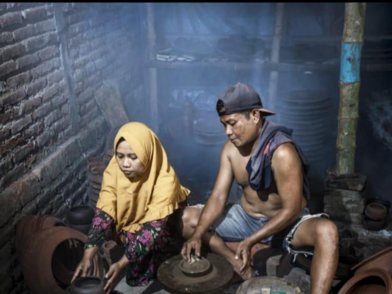 Proses Pembuatan  Gerabah Tanah Liat
