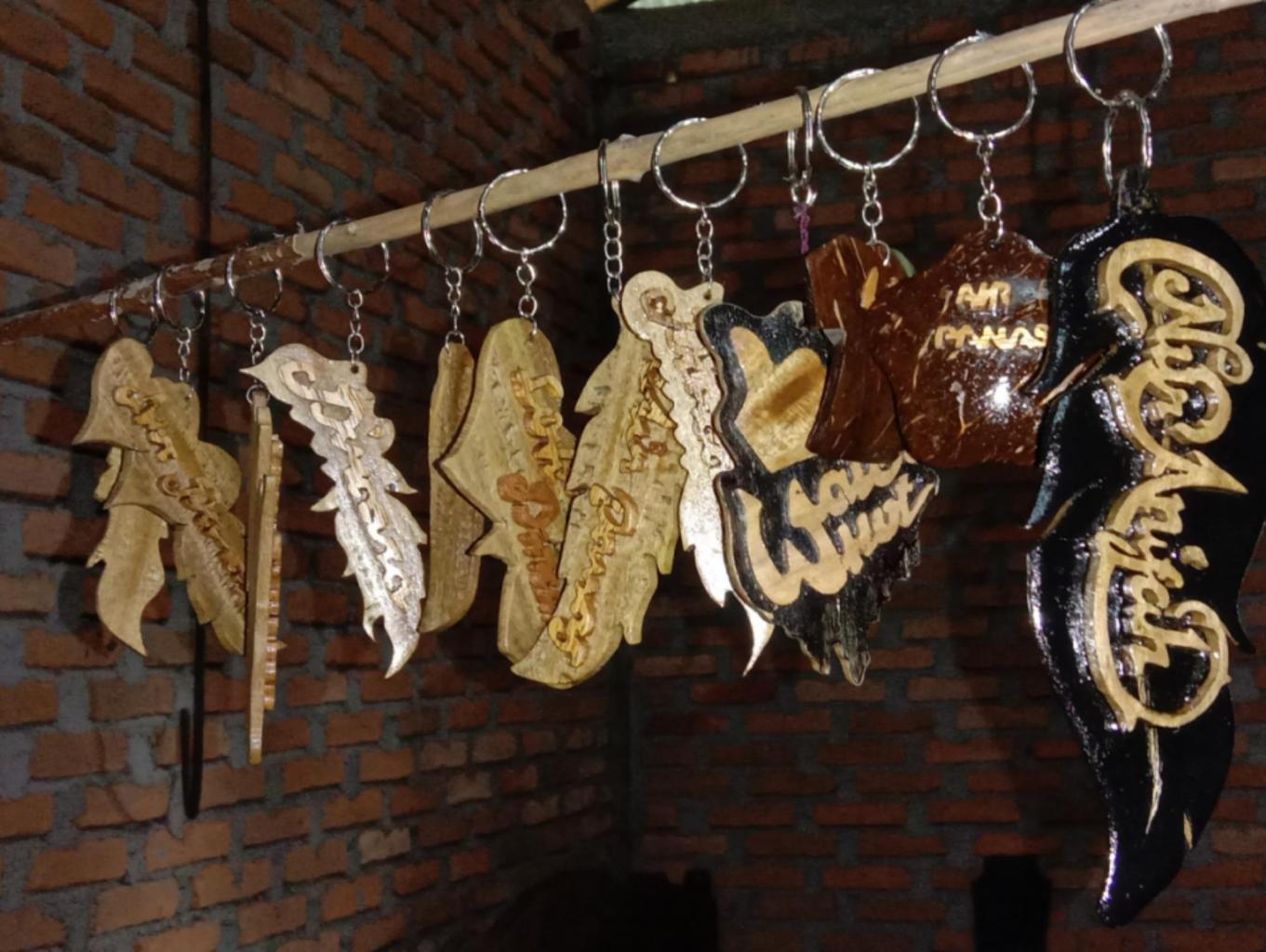 GANTUNGAN KUNCI UNIK