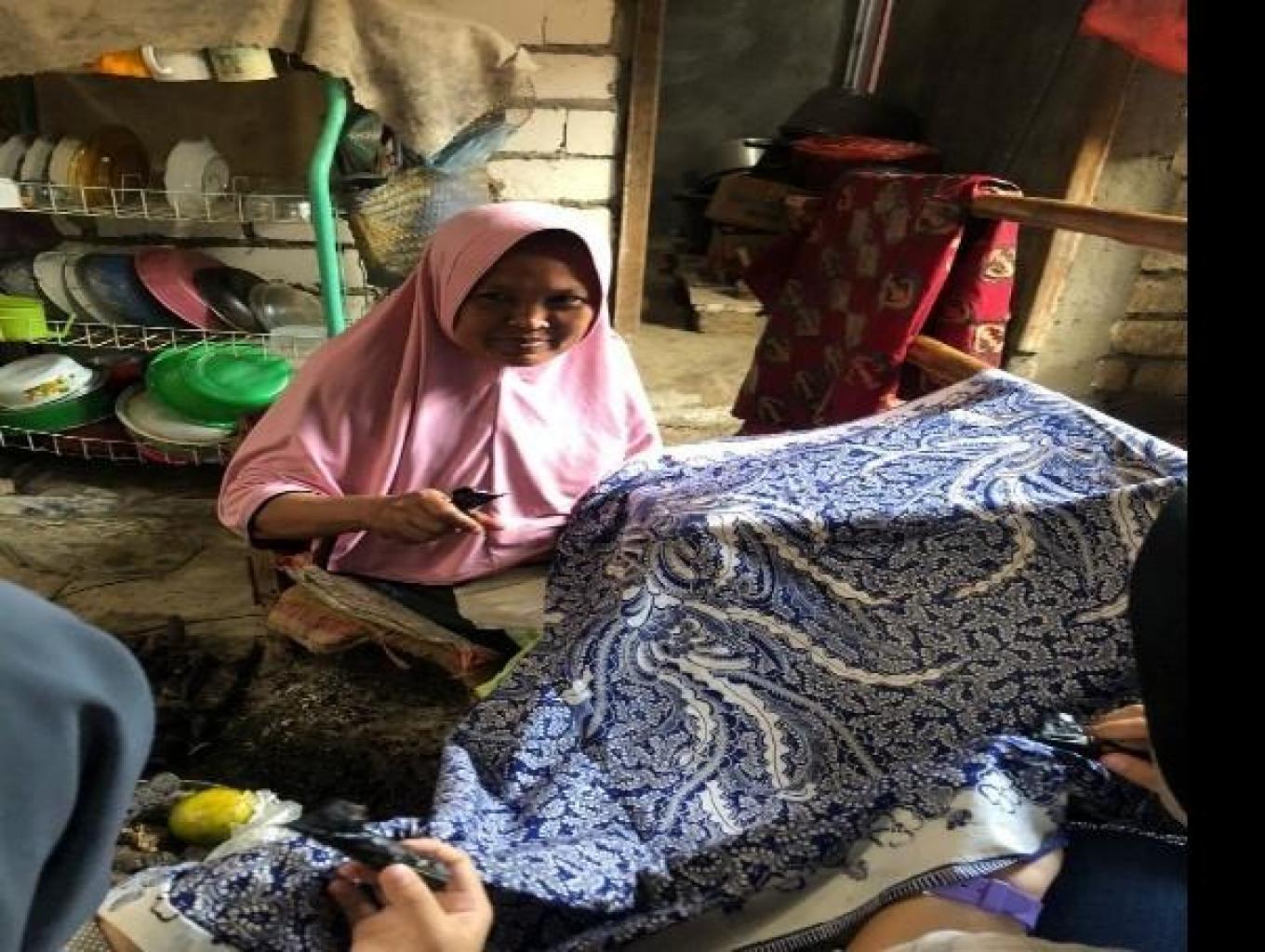 Batik Tulis Lasem Deswita Sendangasri