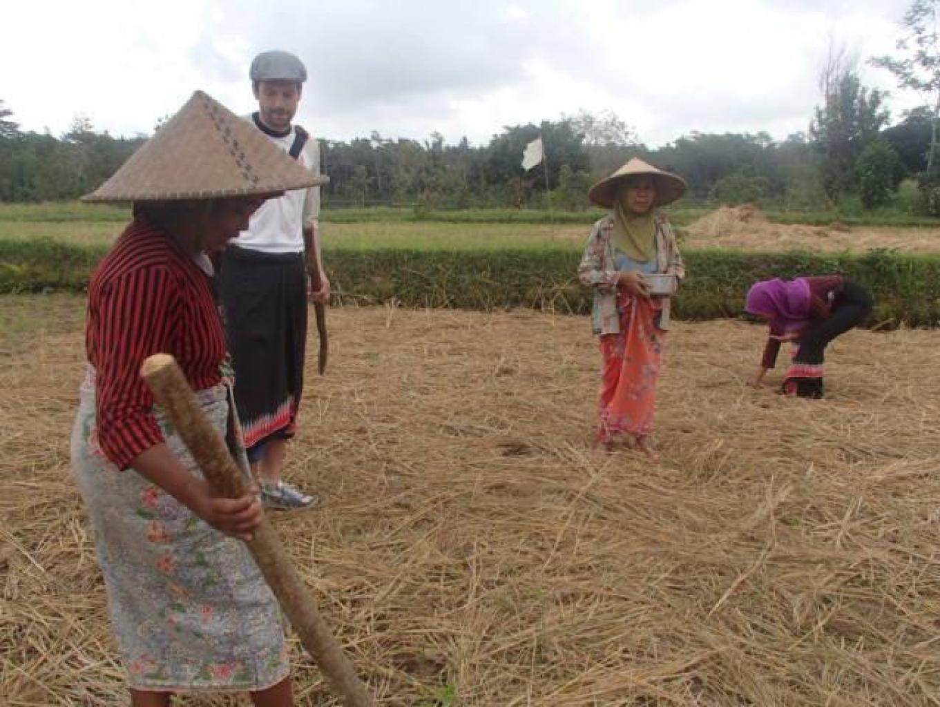Tanam Jagung Bersama Warga Desa