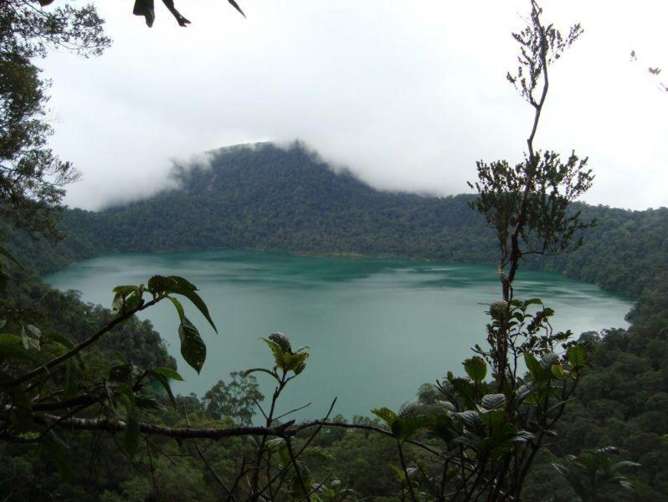 Danau Laut Tinggal
