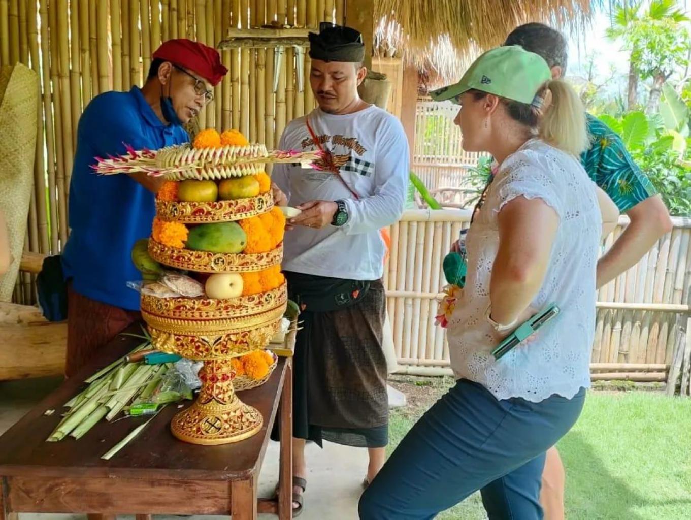 Ngulat Klangsah, Membuat Gebogan 