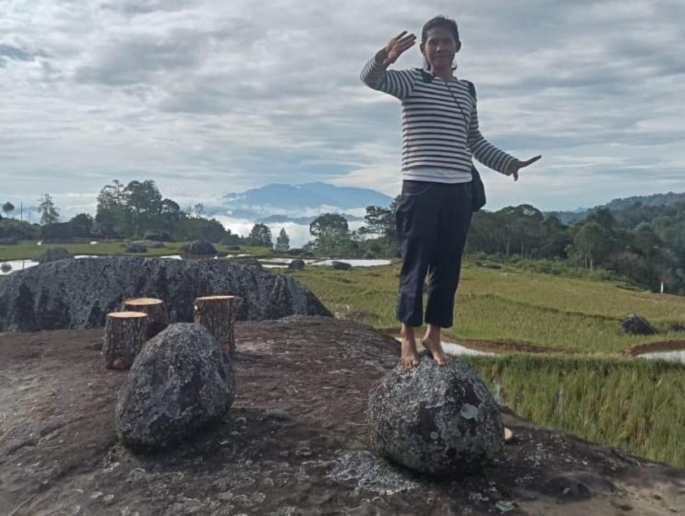 Gendang Legenda Landorundun, berubah jadi Batu sampai sekarang masih ada barang bukti.