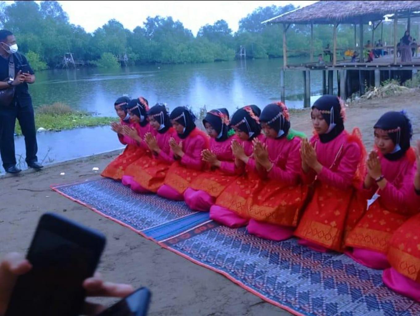 Tarian Persembahan