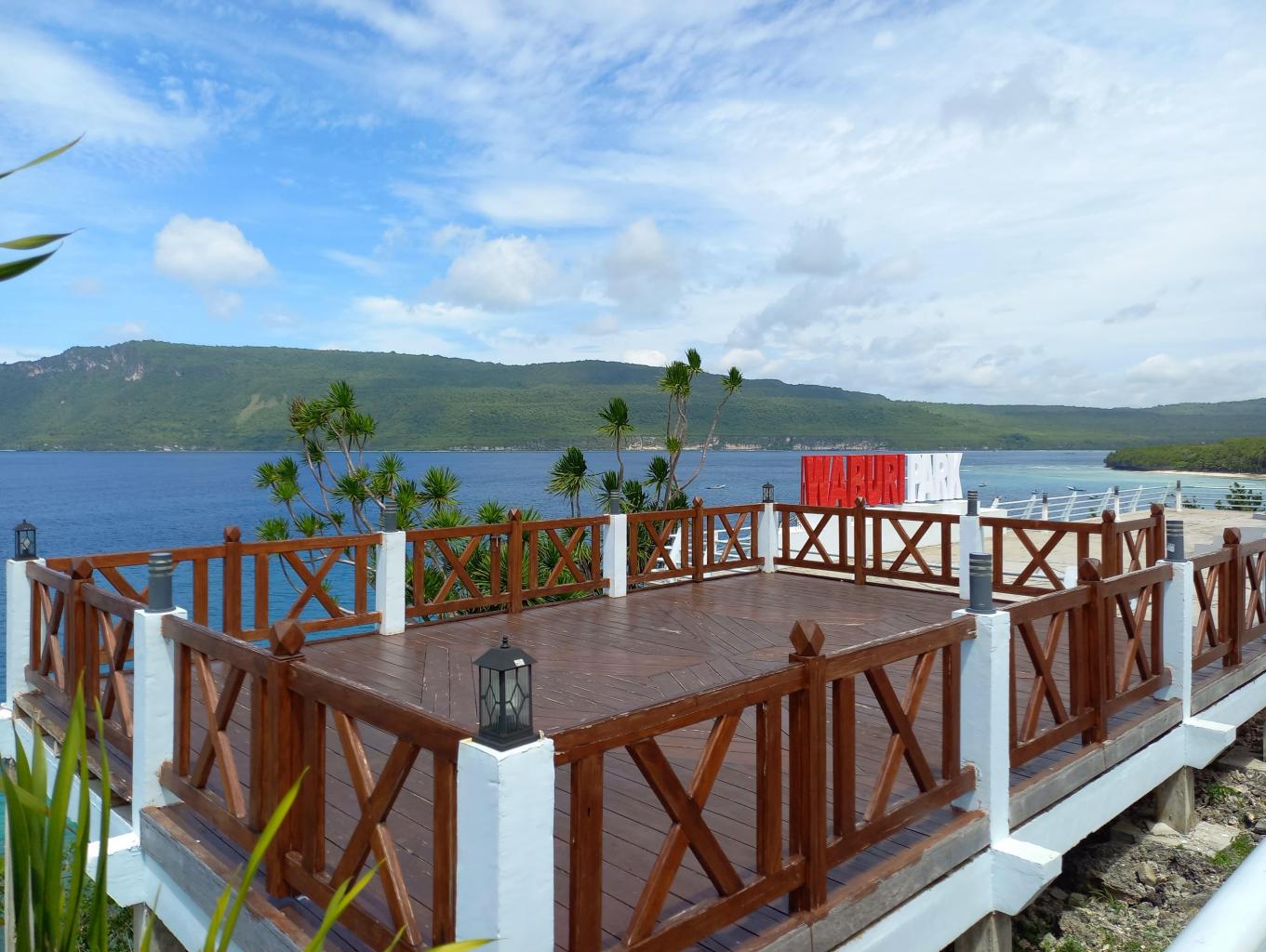 Atraksi Foto Selfie di Spot foto Titian Wisata Waburi Park & Foto berpakian adat 