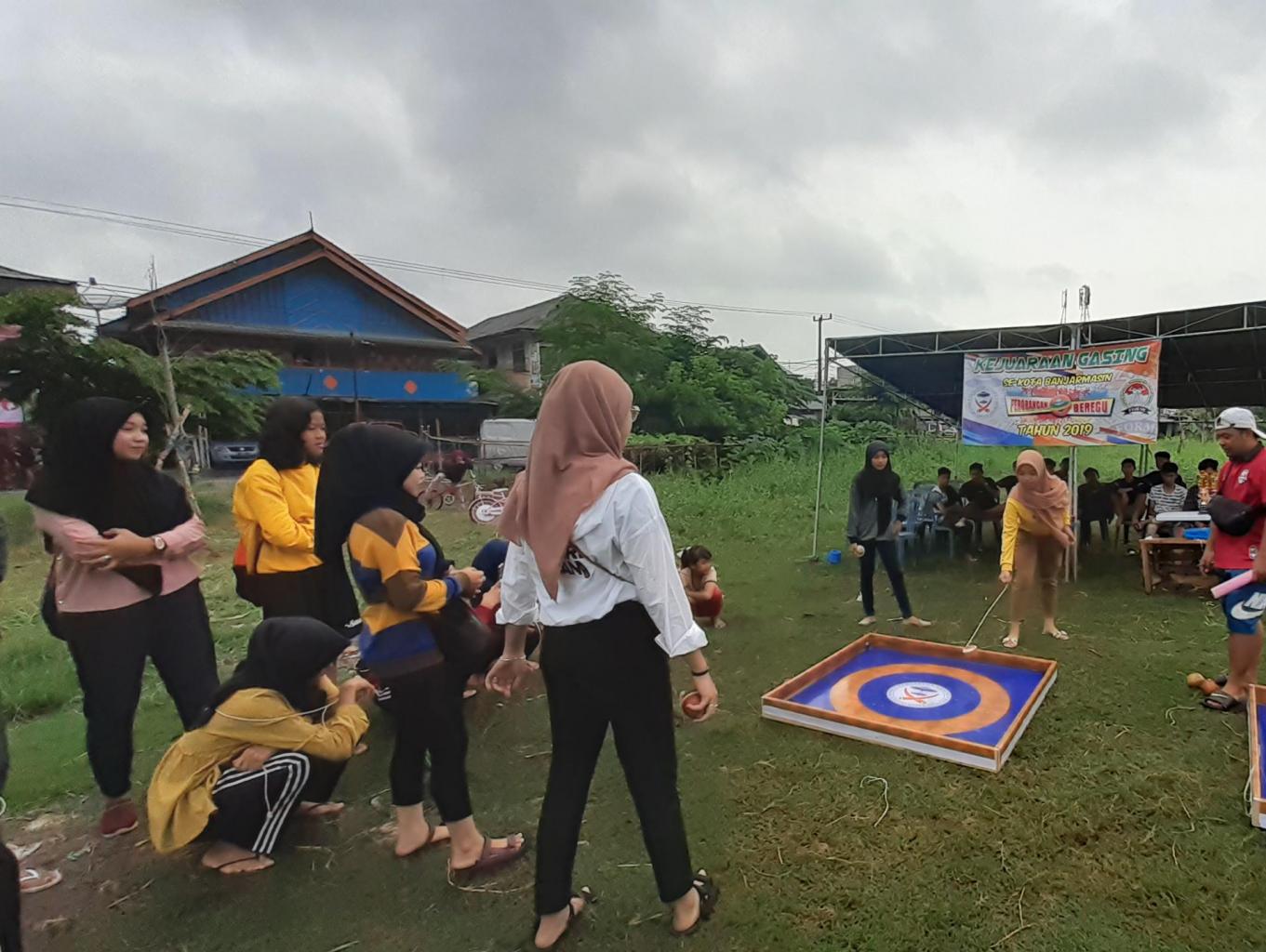 Permainan Tradisional Banjarmasin (Bermain Gasing)