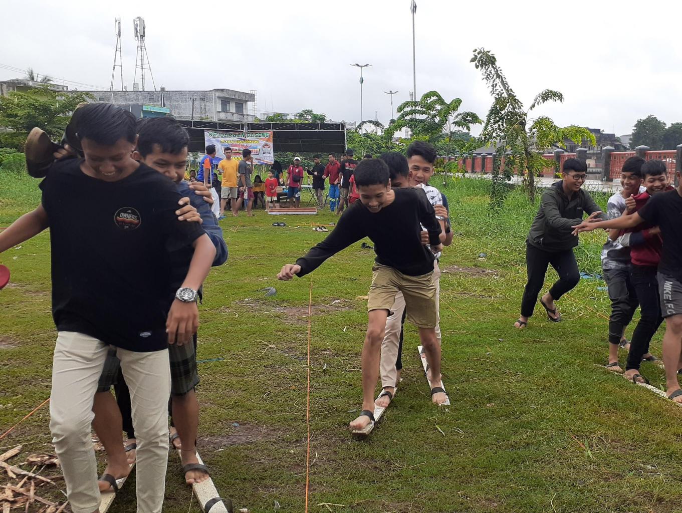 Permainan Tradisional Banjarmasin (Bermain Bakiak)