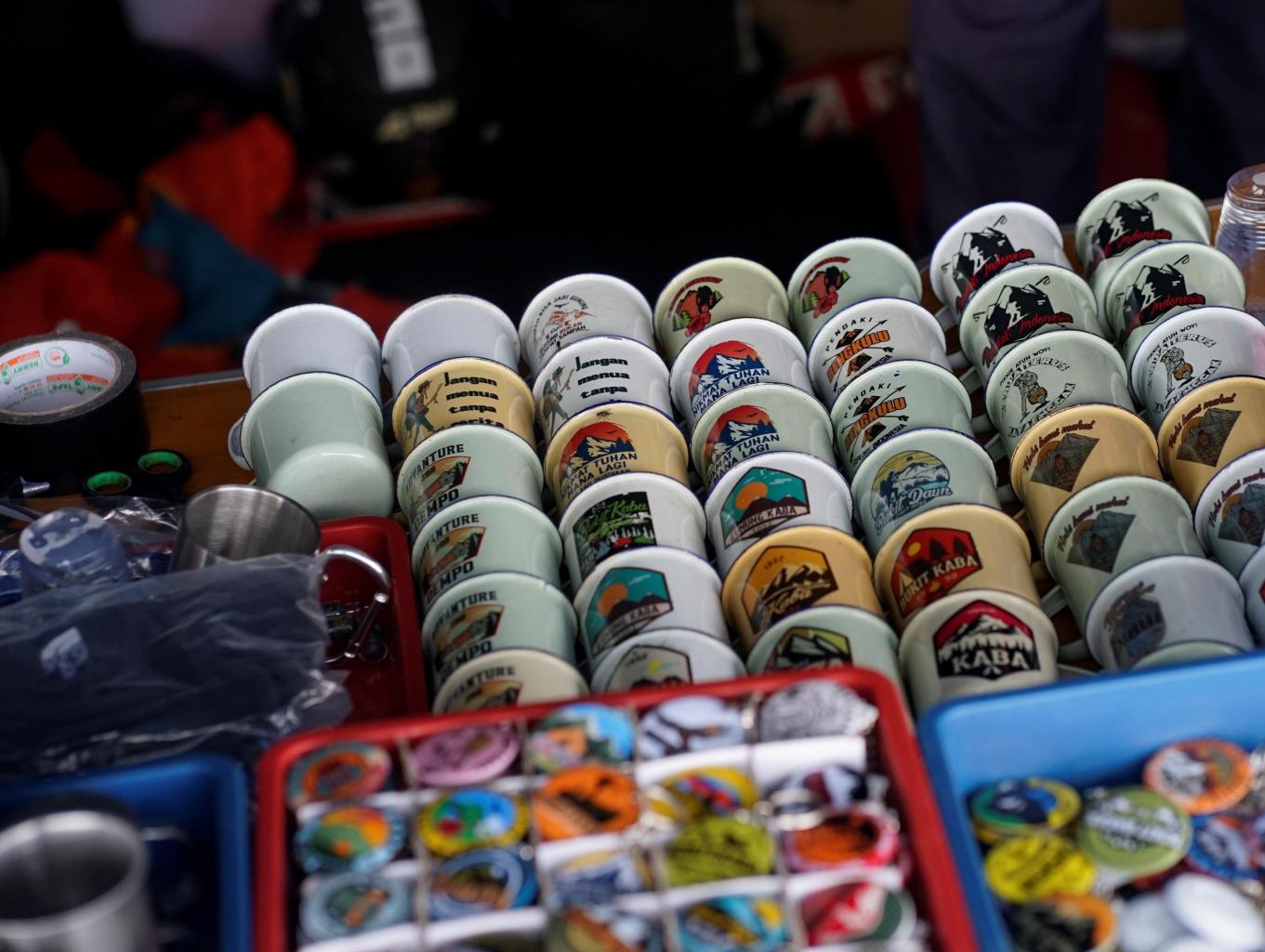 PUSAT SOUVENIR DAN OLEH OLEH