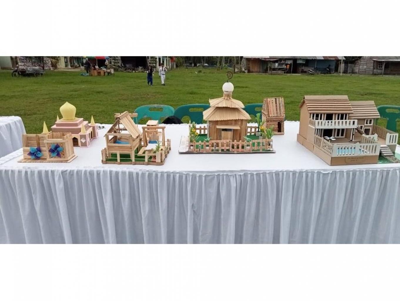Kerajinan Tangan Miniatur Rumah dan Mesjid, Gantungan Kunci