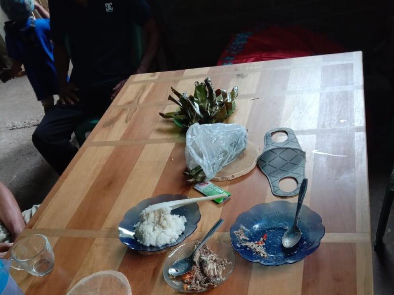 sagu dan ikan bakar