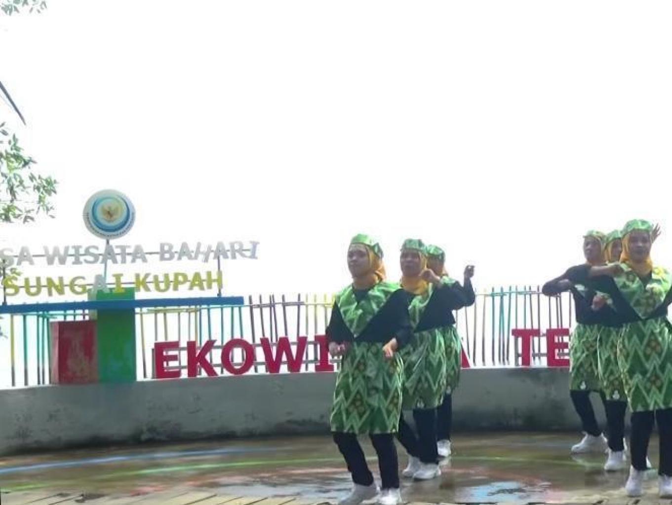 TARI KUBU RAYE